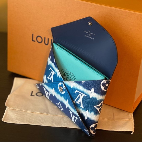 Louis Vuitton Kirigami Pochette MM: Escale - Picture 9 of 12